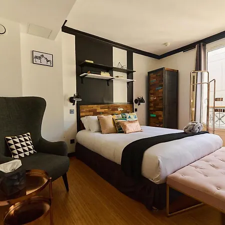 Madrigal Szálloda 3*