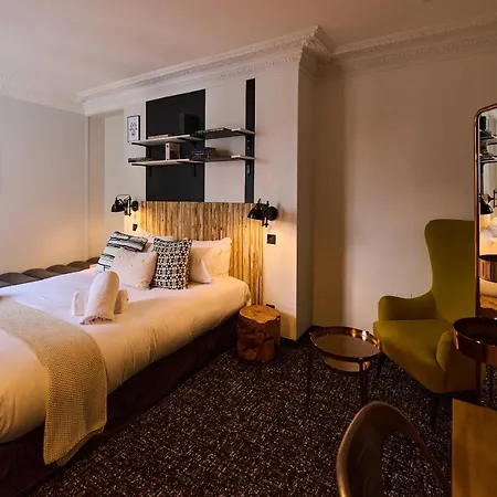 Madrigal Hotel