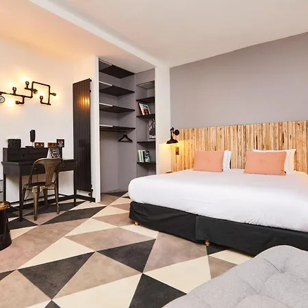 Madrigal Hotel 3*