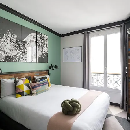 Madrigal Hotel 3*