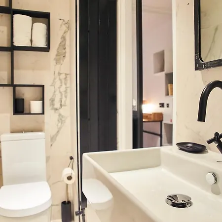 Madrigal Hotel 3*