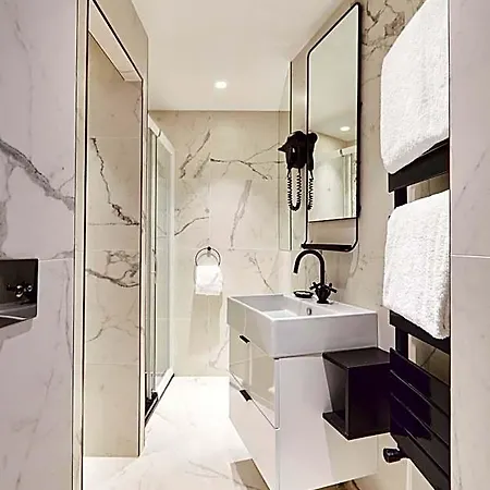 Hotel Madrigal Paris