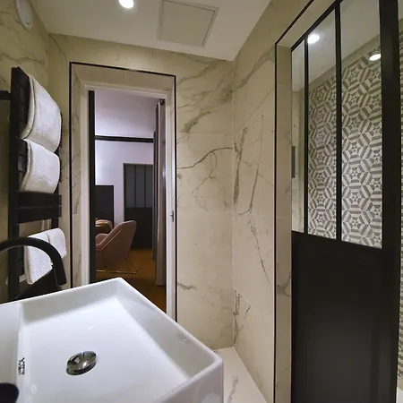 Hotel Madrigal Paris