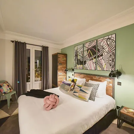 Hotel Madrigal 3*