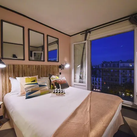 Hotel Madrigal